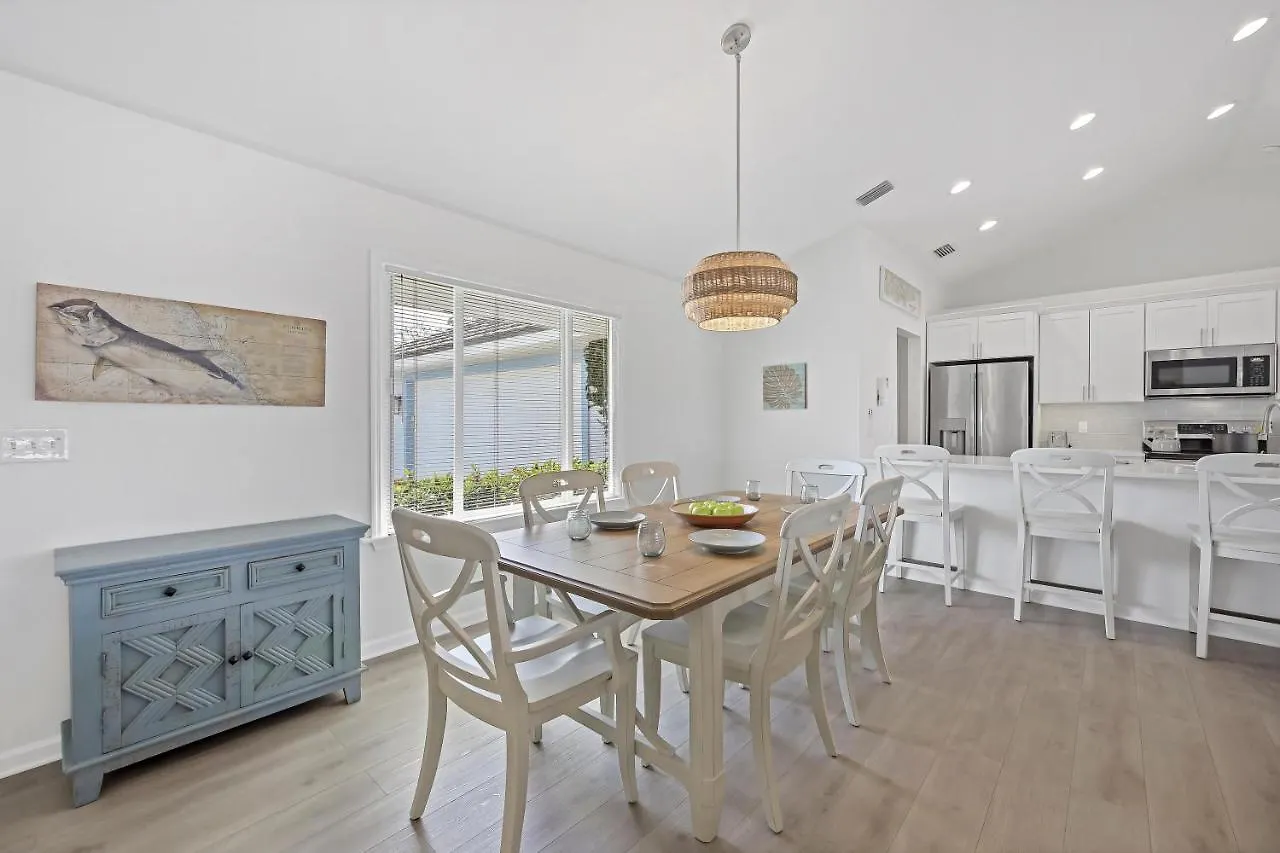 Holiday home 1414 Auburndale Avenue *