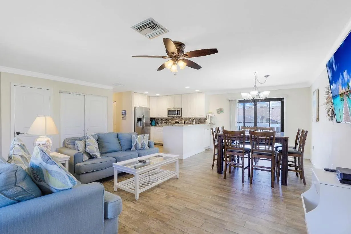 864 Swan Drive