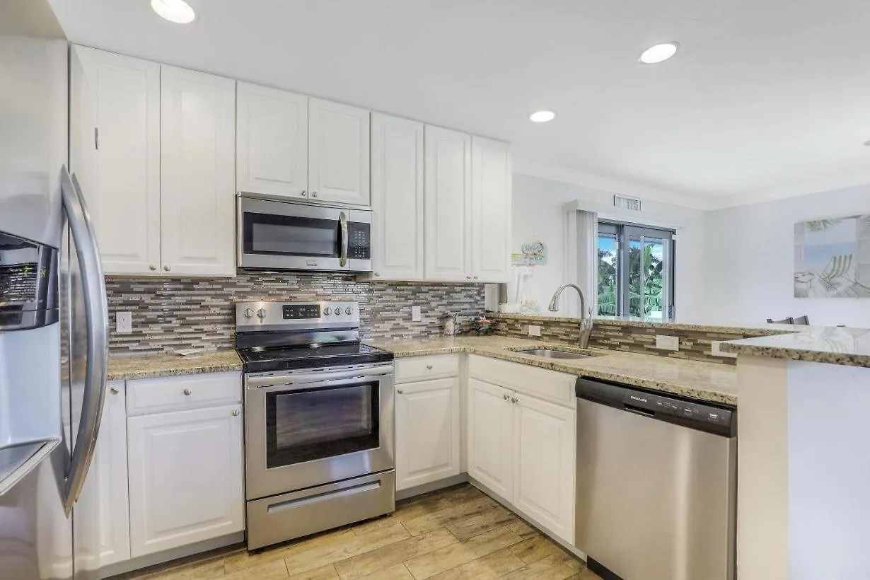 864 Swan Drive