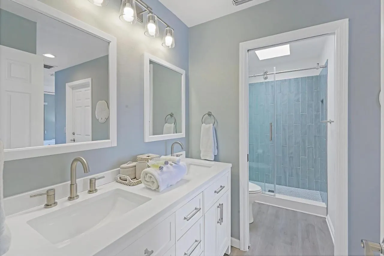 Holiday home 1414 Auburndale Avenue
