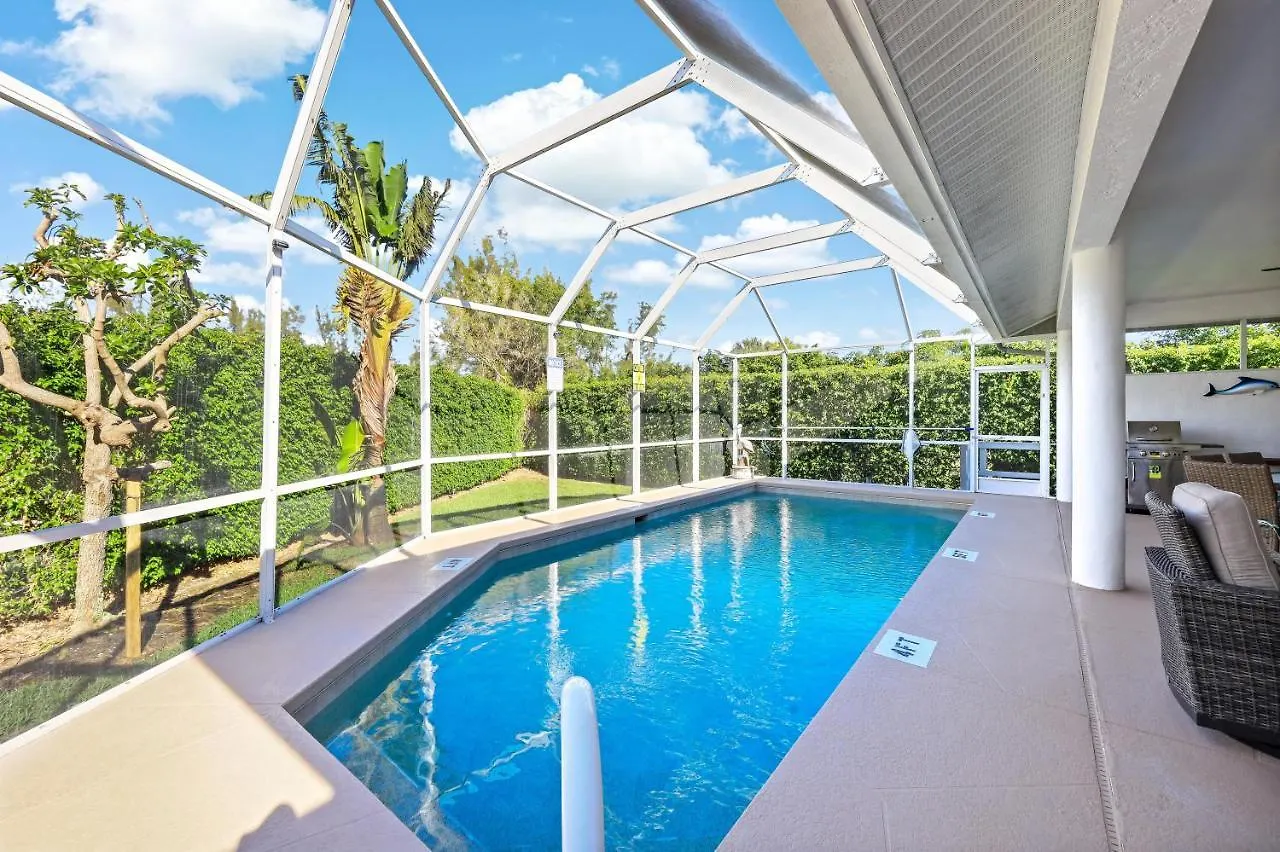 Holiday home 552 Century Drive