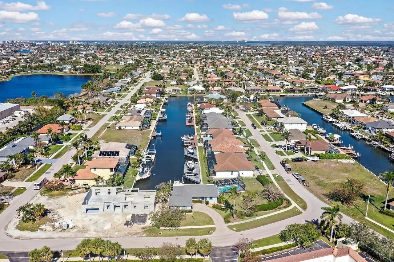 1414 Auburndale Avenue Holiday home Marco Island