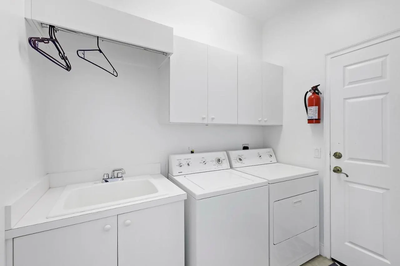 630 Kendall Drive Holiday home Marco Island