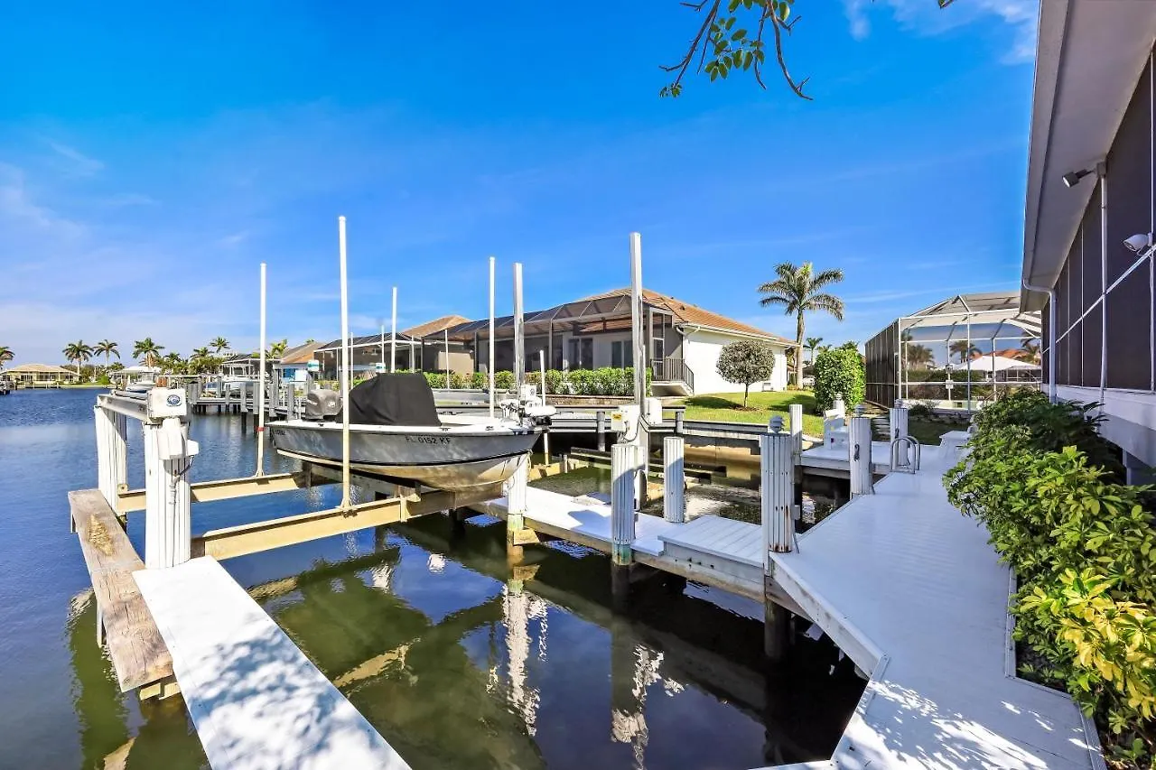1414 Auburndale Avenue Holiday home Marco Island