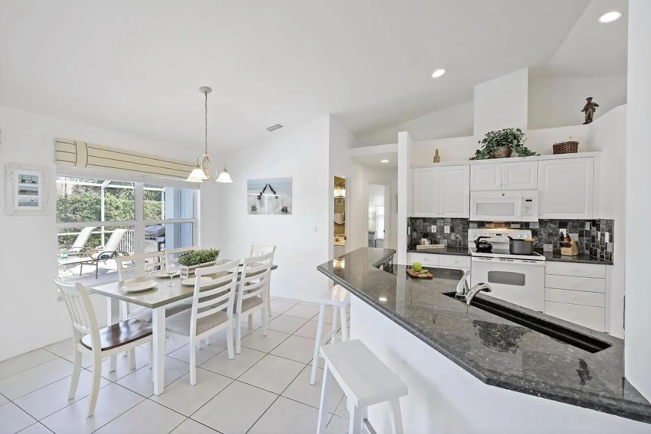 651 Lewis Court Semesterbostad *