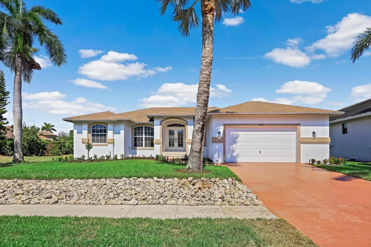 651 Lewis Court * Marco Island
