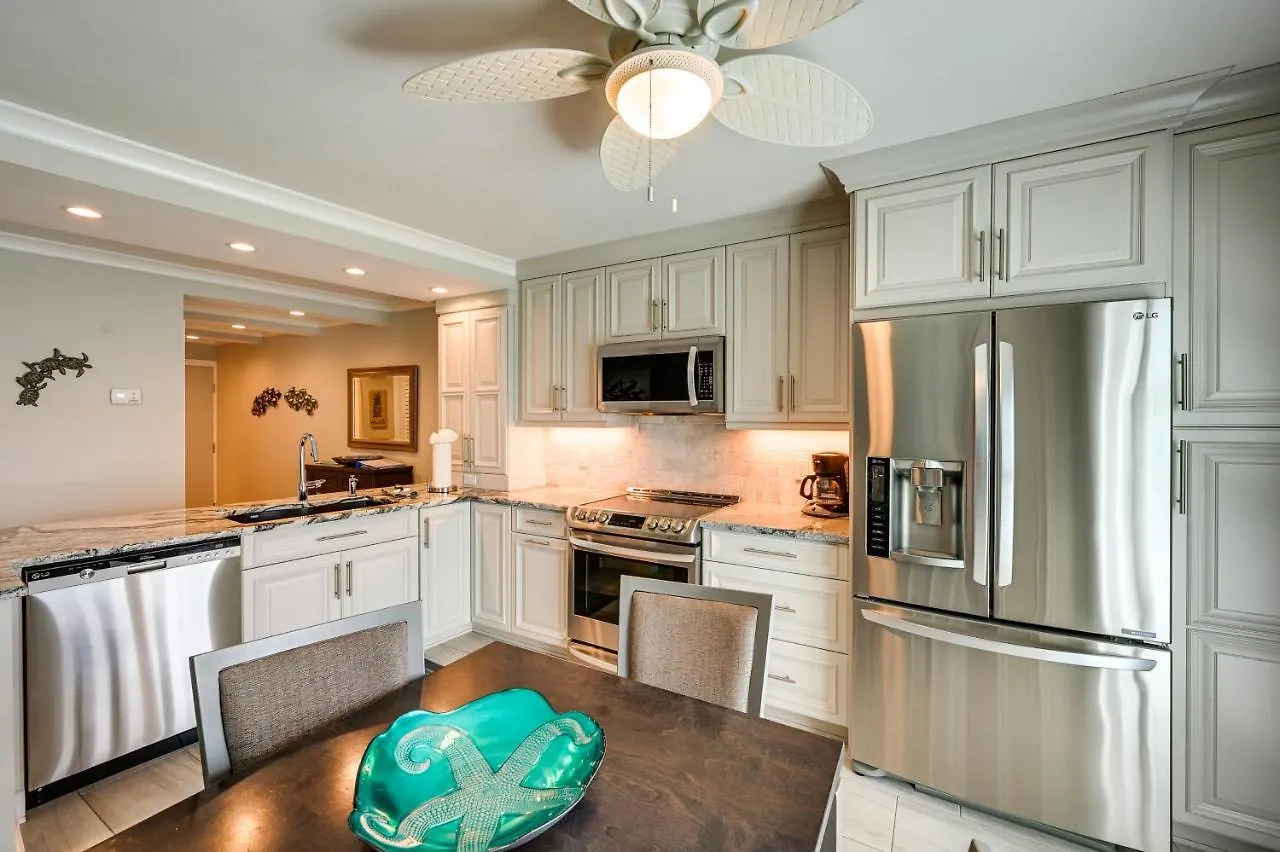 Apartment Coastal With Club Amenities!