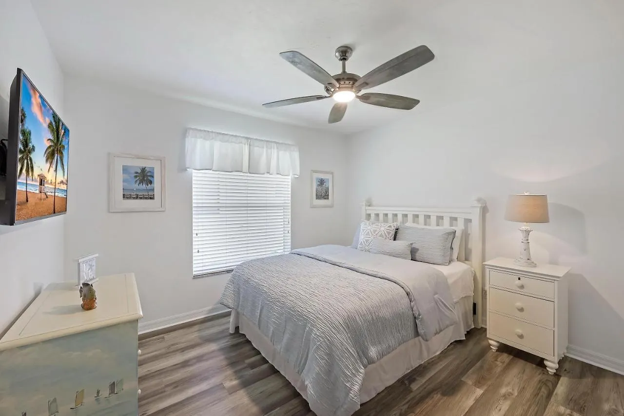 651 Lewis Court Semesterbostad *