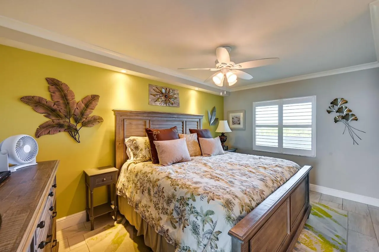Apartment Coastal With Club Amenities!