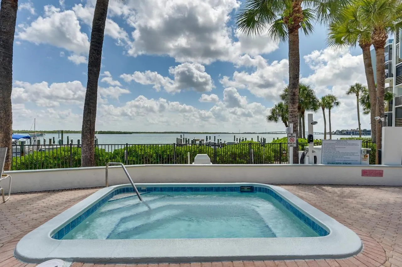 Apartment Coastal With Club Amenities! *