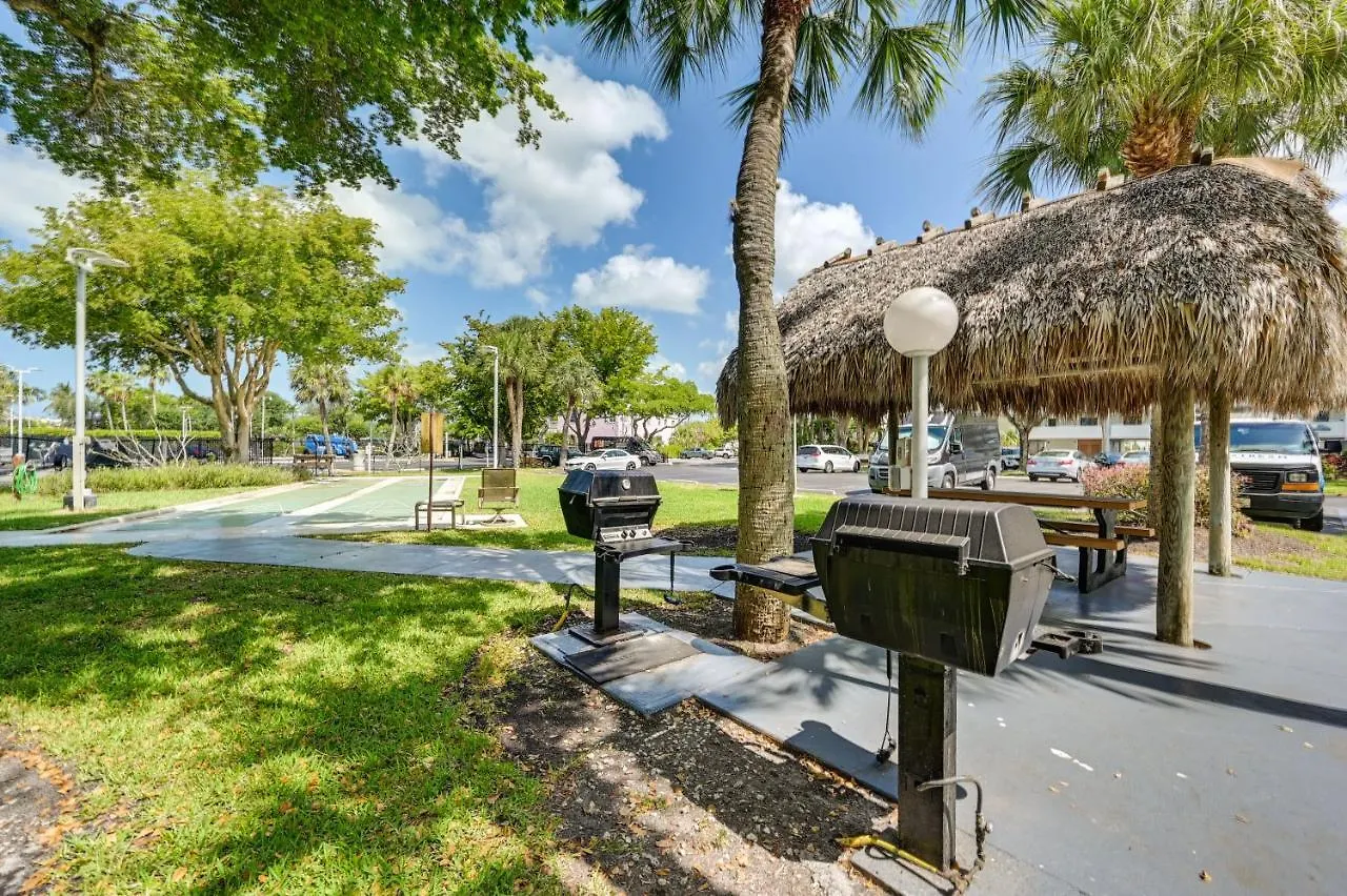 Coastal With Club Amenities! Apartment