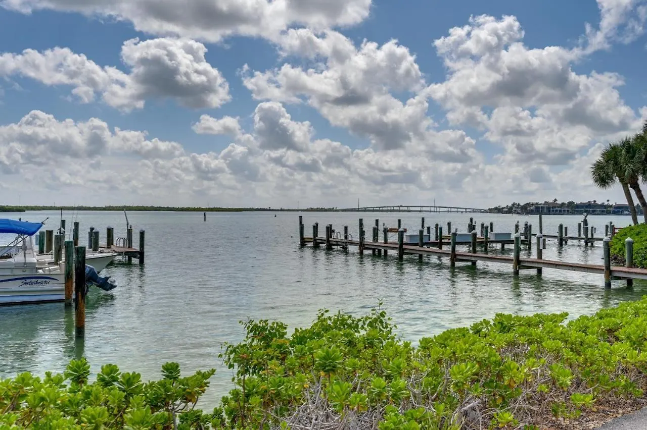 Coastal With Club Amenities! * Marco Island