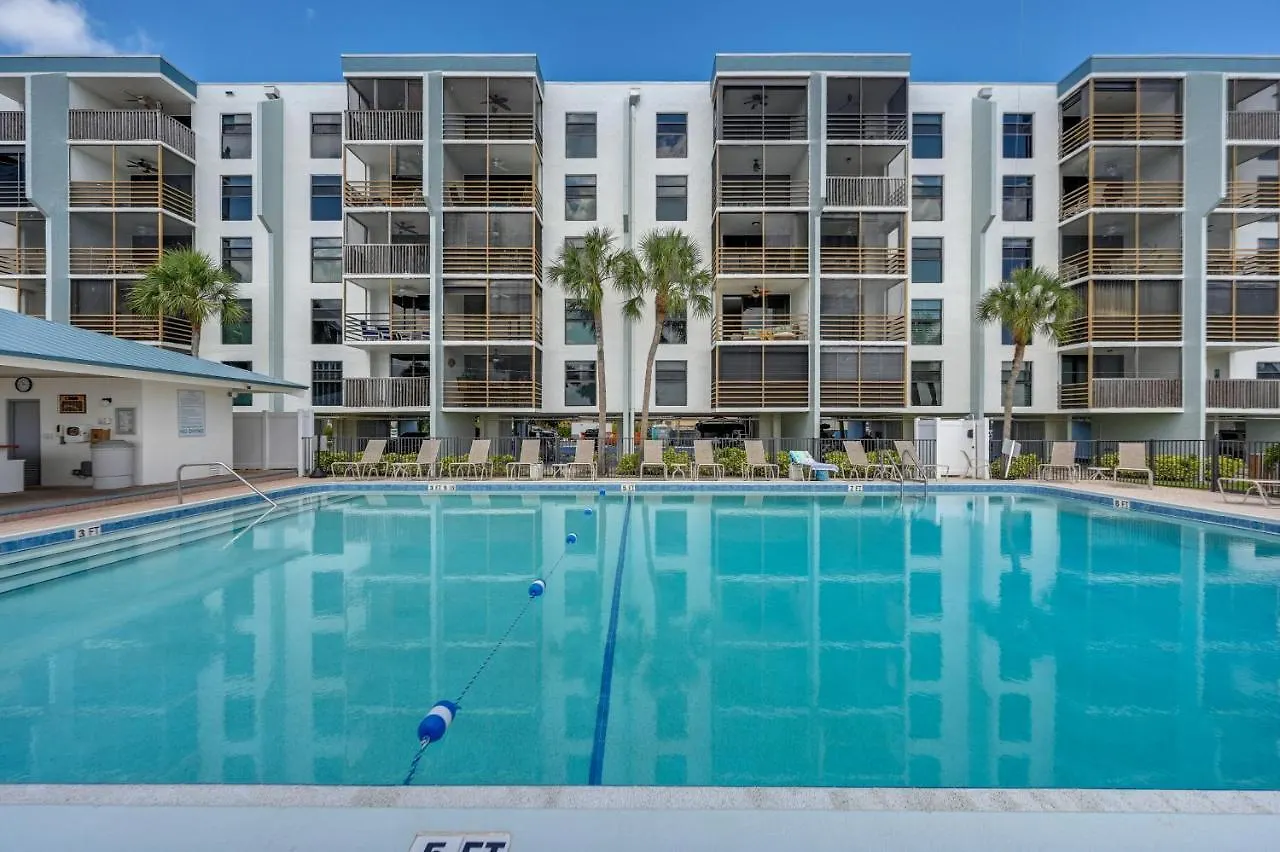 Coastal With Club Amenities! * Marco Island