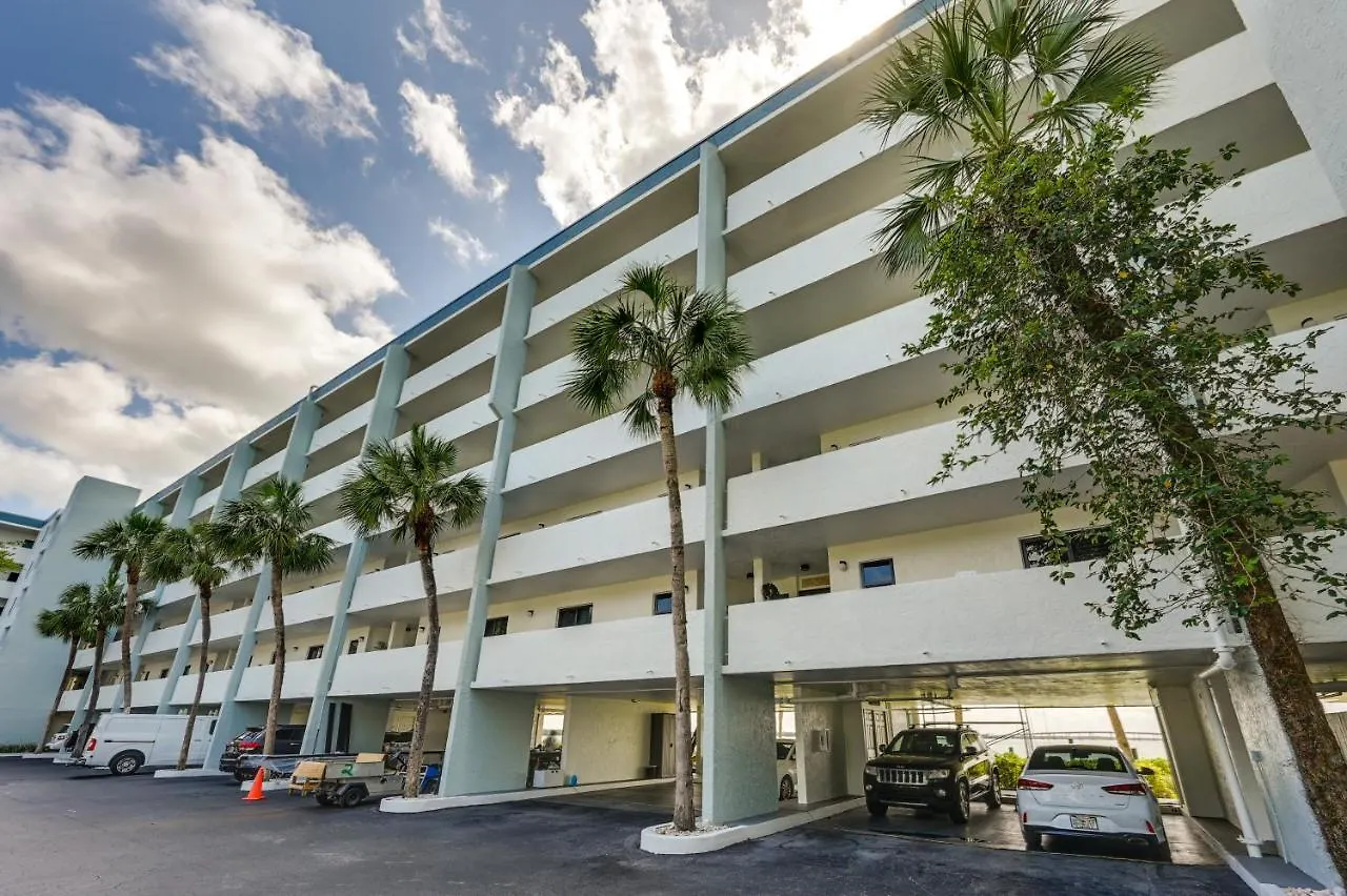 Coastal With Club Amenities! Apartment *