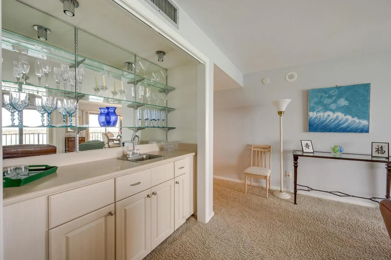 Apartment With Resort-style Amenities!