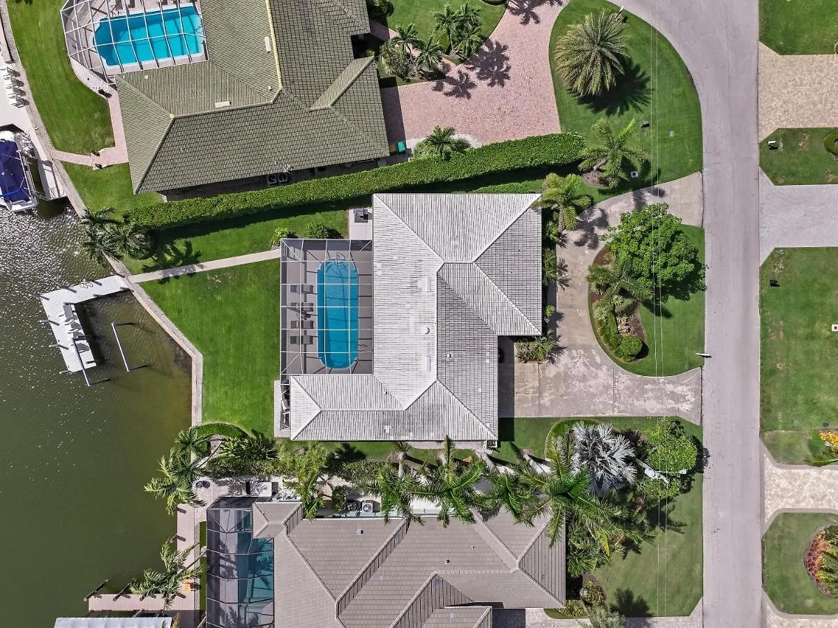 1111 Edington Place Holiday home *