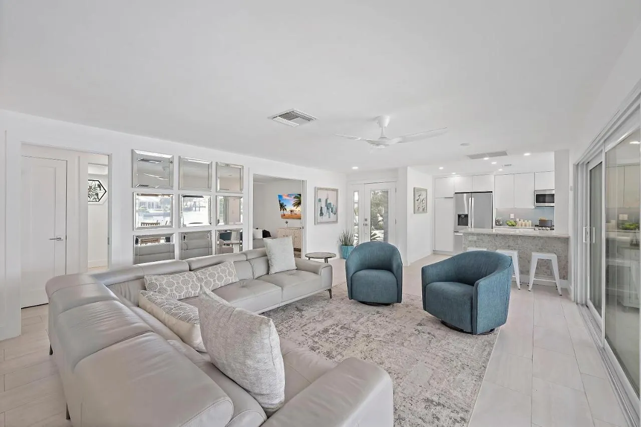 1111 Edington Place Holiday home