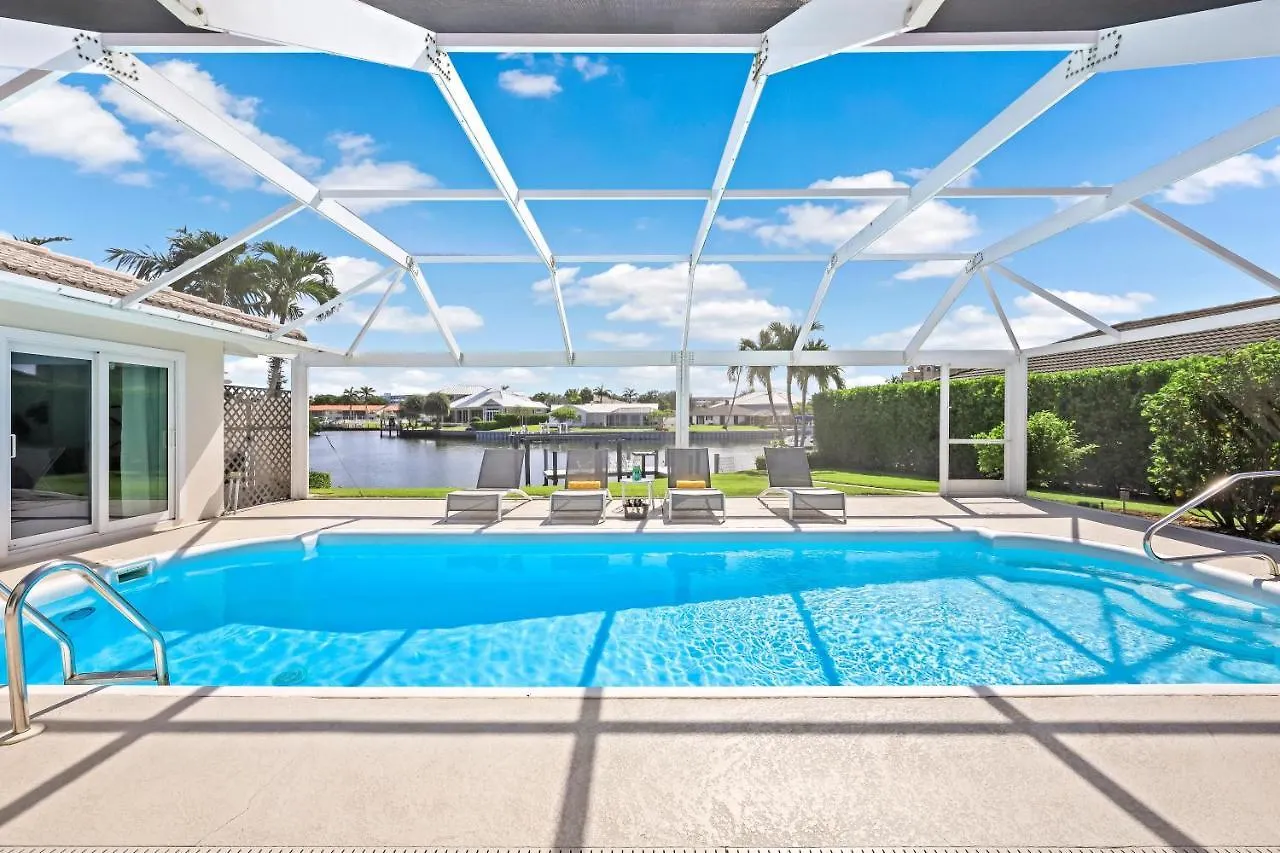 1111 Edington Place Holiday home