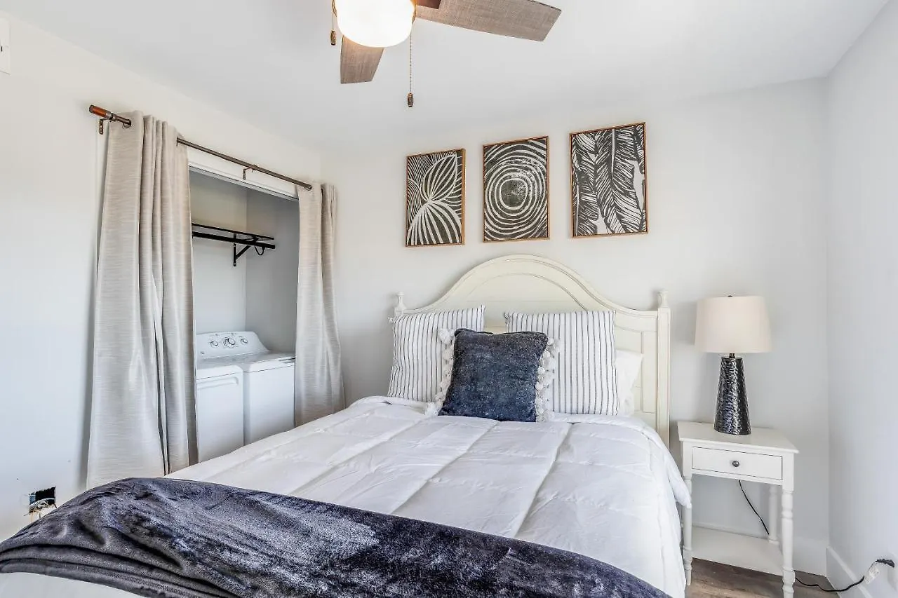 Anglers Cove Hideaway Apartment Marco Island