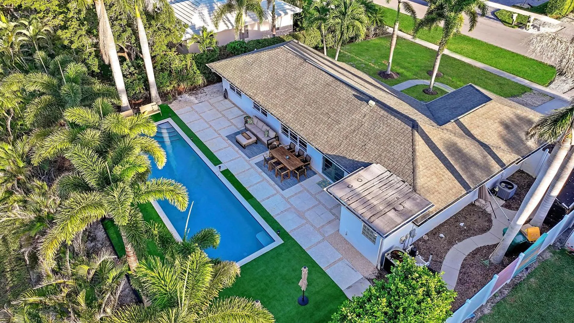 1220 Samoa Avenue *