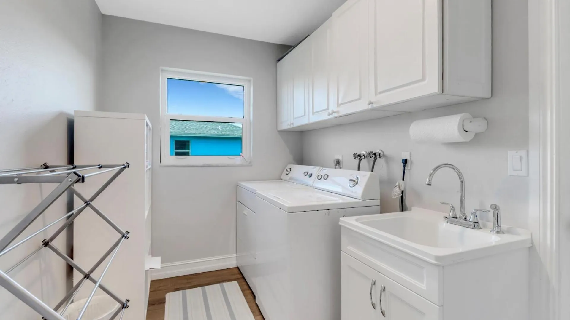 בית נופש Inviting Lakeview L Pool L Close To Beaches ליבוניה