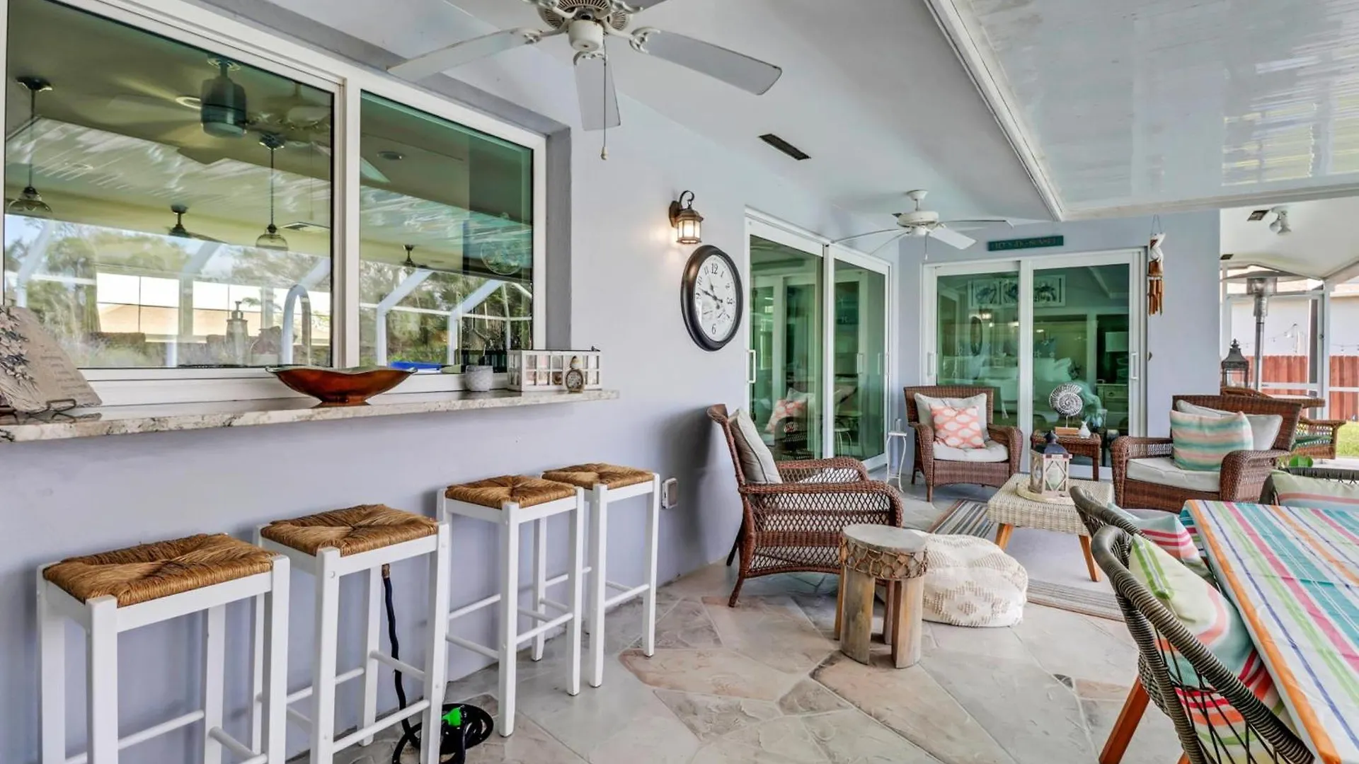 Inviting Lakeview L Pool L Close To Beaches ליבוניה