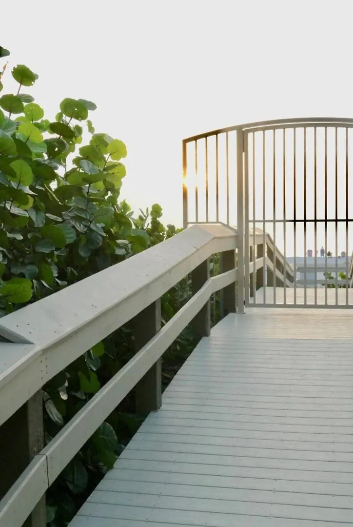 Charming 2 Bed South End Beachfront At Popular Seawinds *