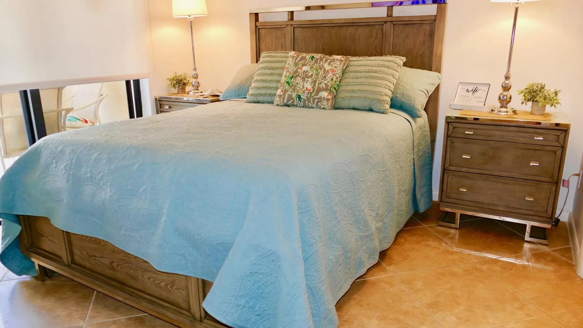 Charming 2 Bed South End Beachfront At Popular Seawinds