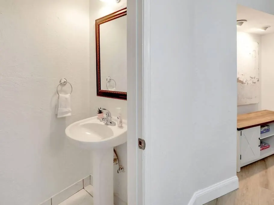 Elevated 377 - Family Oasis Retreat - 4-bed With Pool بيت للعطل *