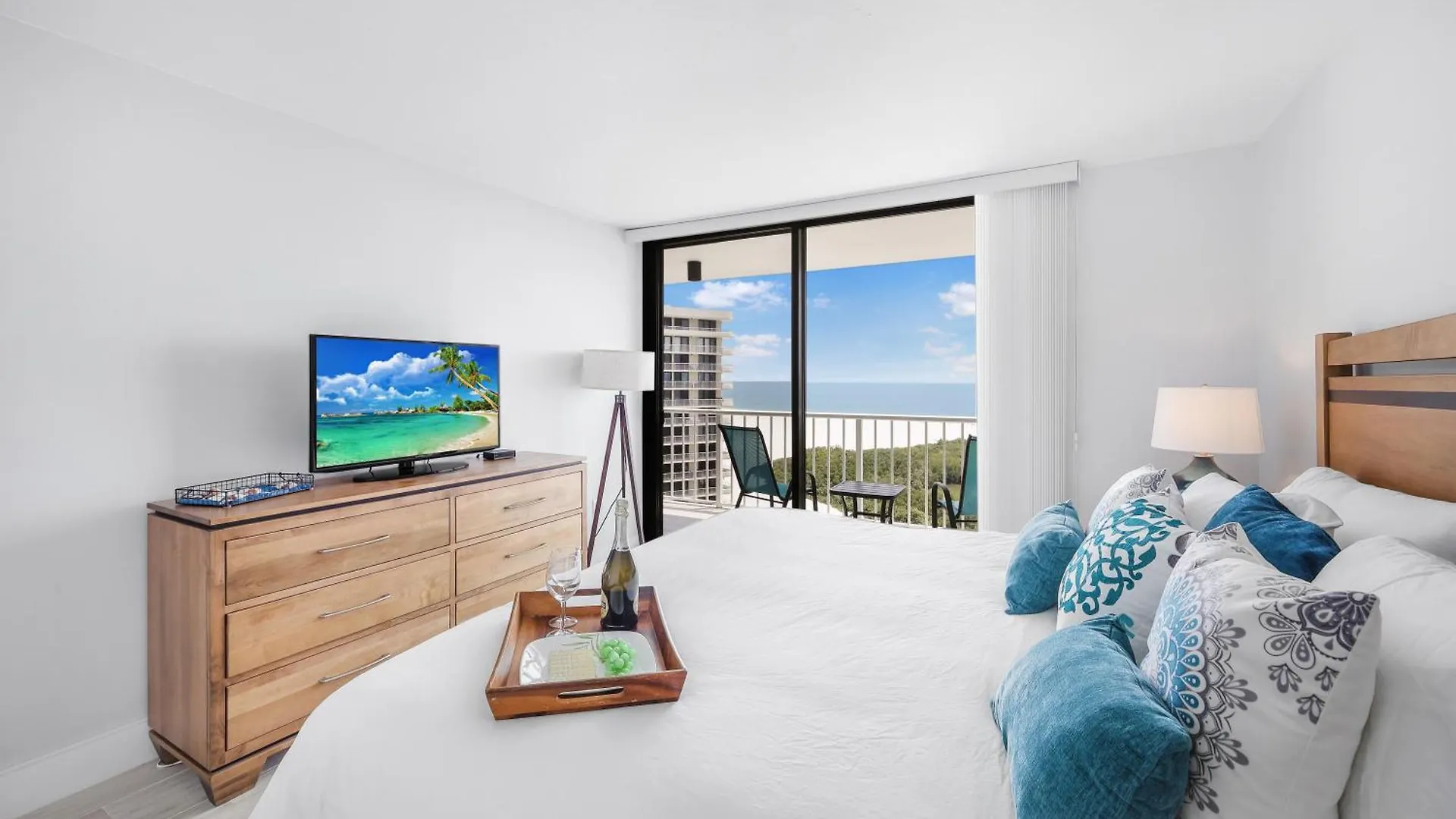 South Seas Tower 4-1606 *