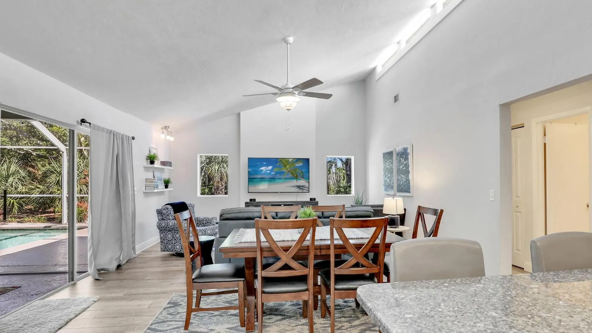 Semesterbostad 5 Beds 3 Bdr 2 Bath Heated Pool, Grill, Patio