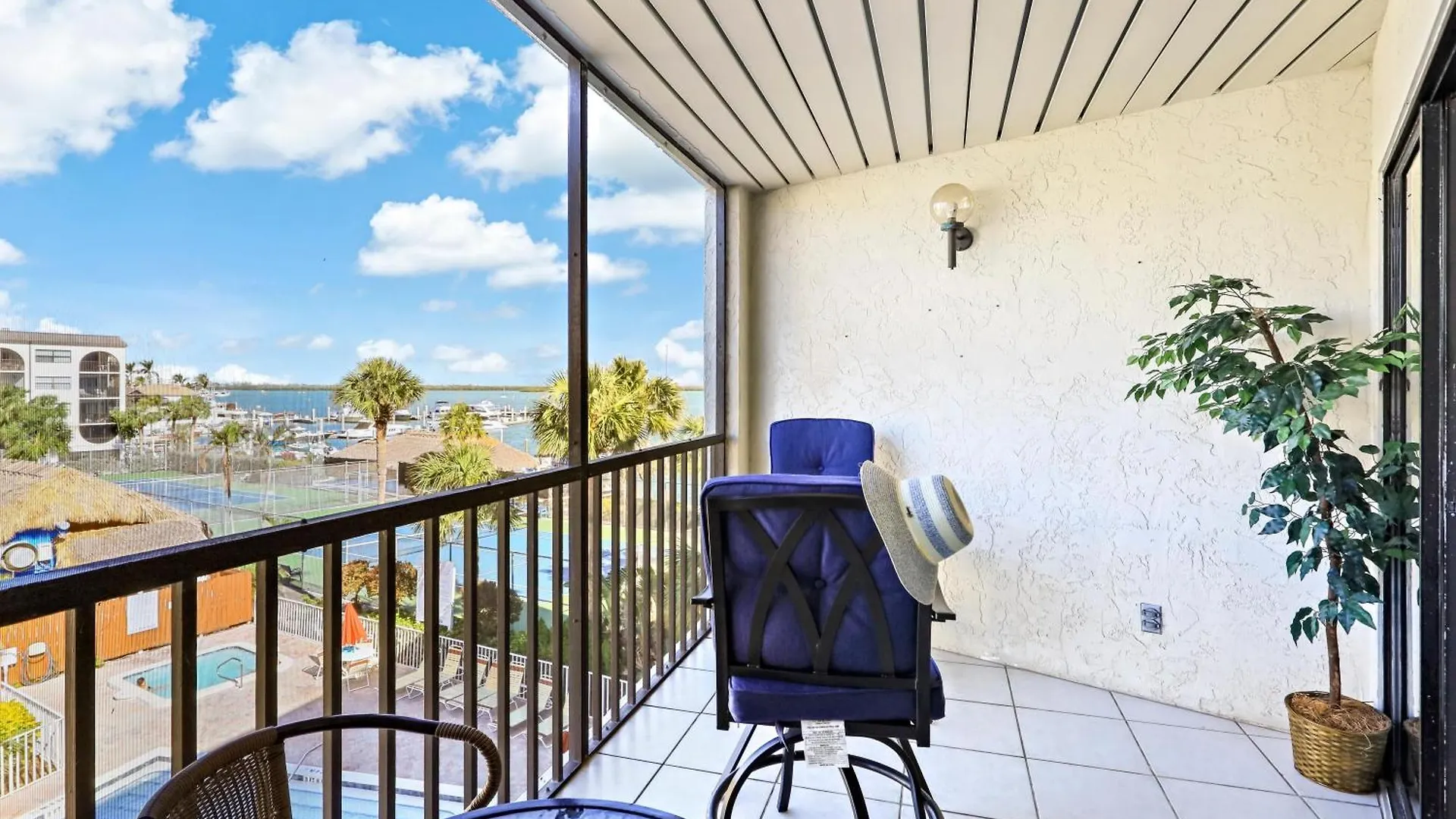 Anglers Cove J-404 Marco Island