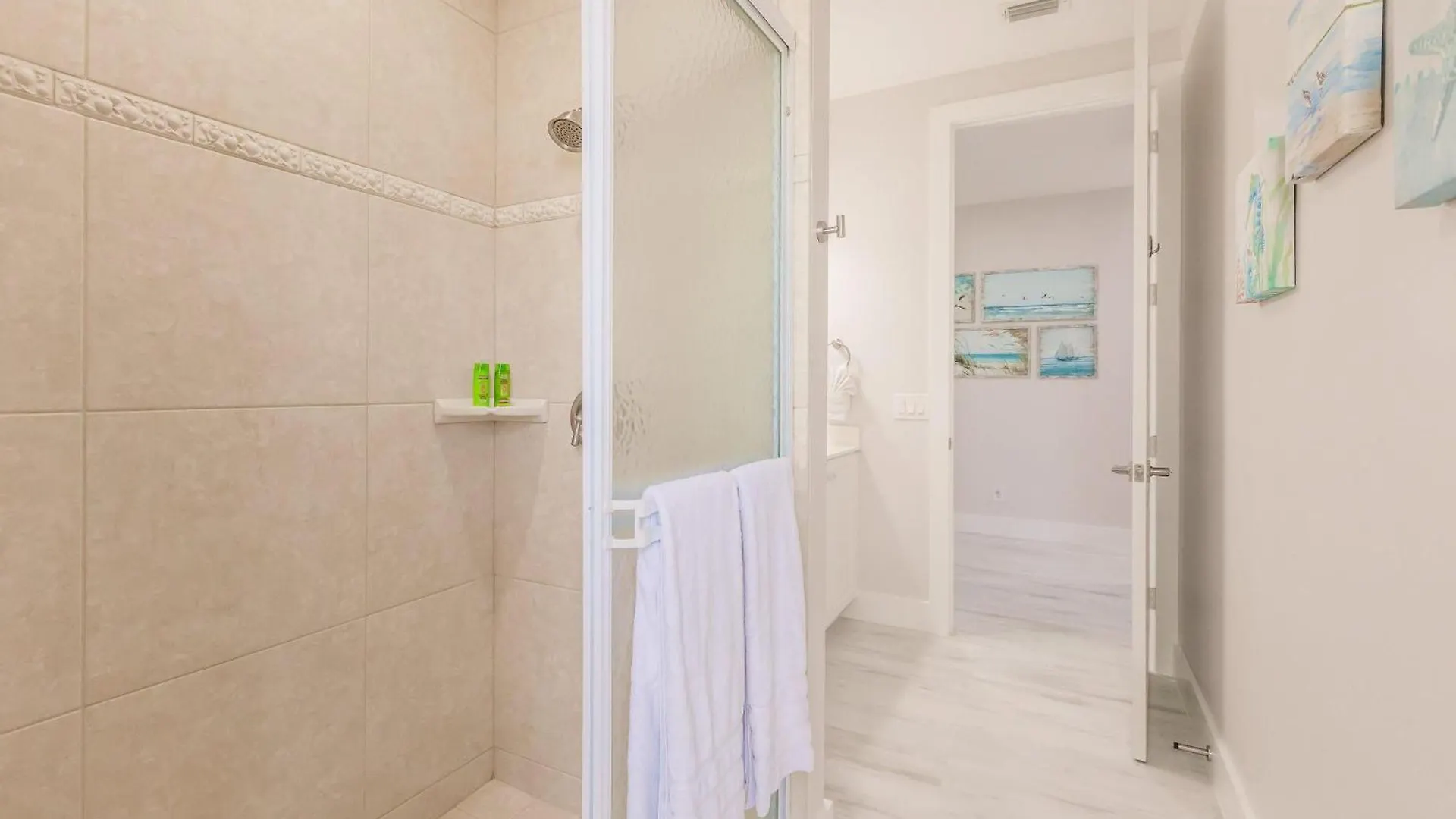 Vibrant 4br L Pool L Jacuzzi L Game * Marco Island