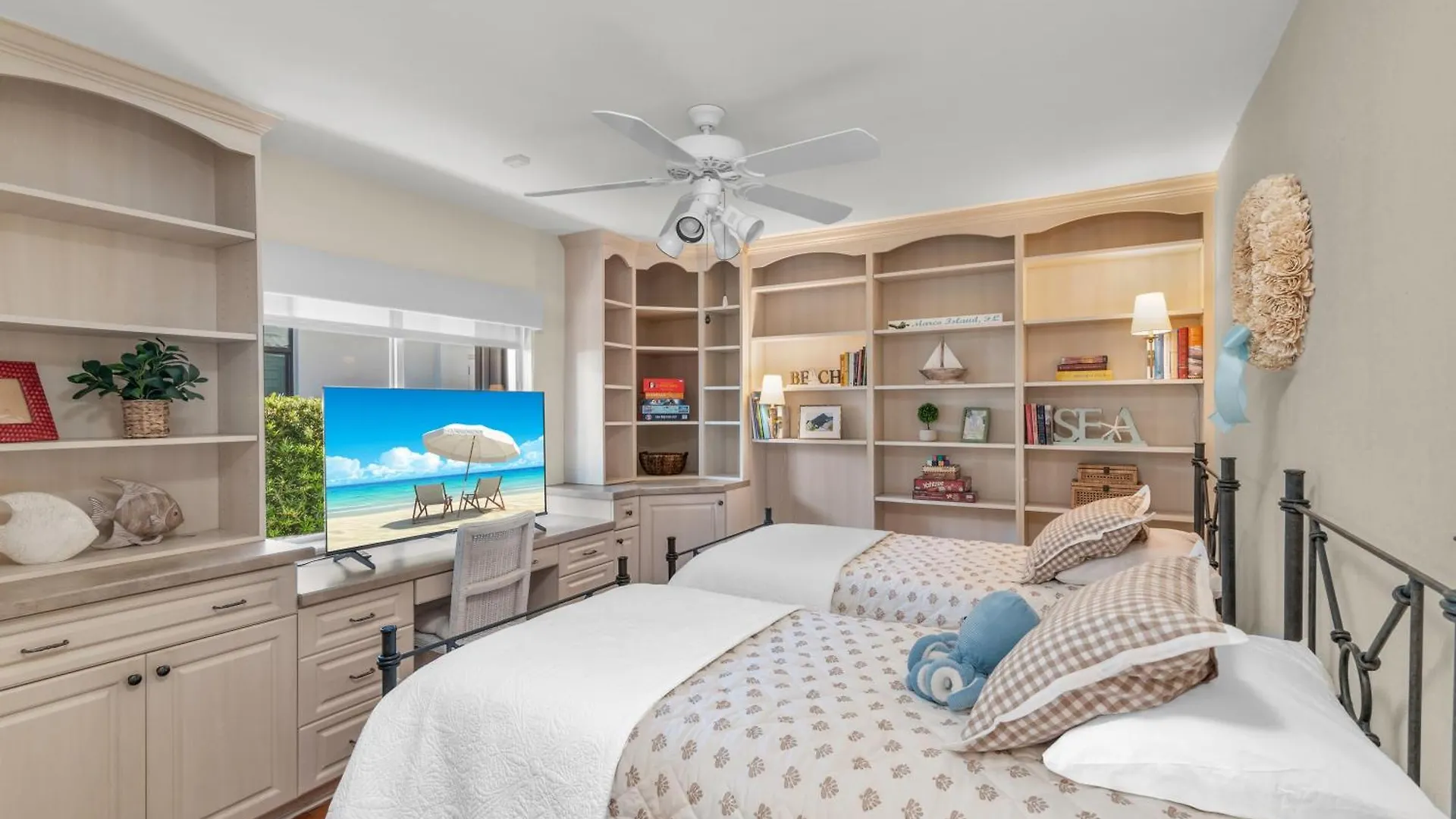 Charming 4 Bed Waterfront Escape W/ Pool And Dock *