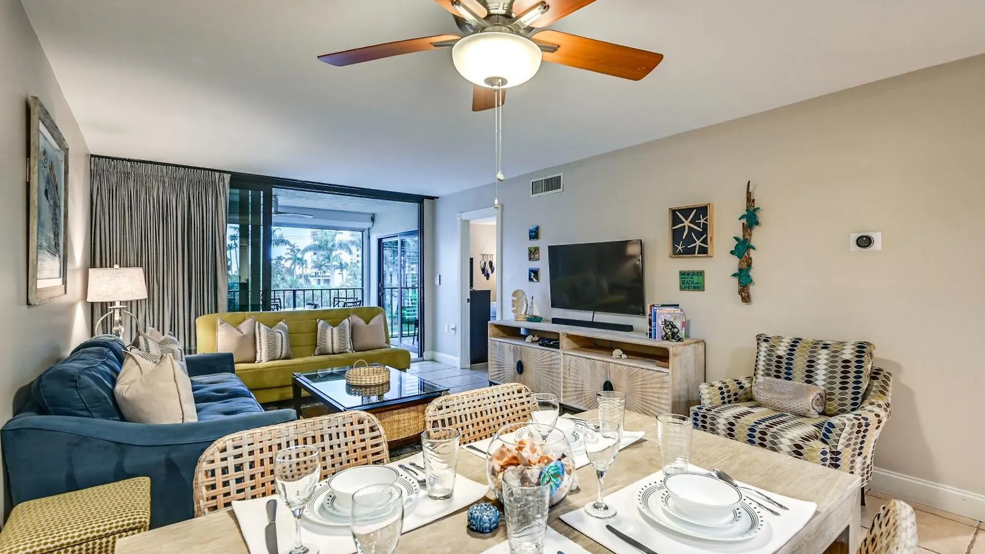 Beachy With Amenities! * Marco Island