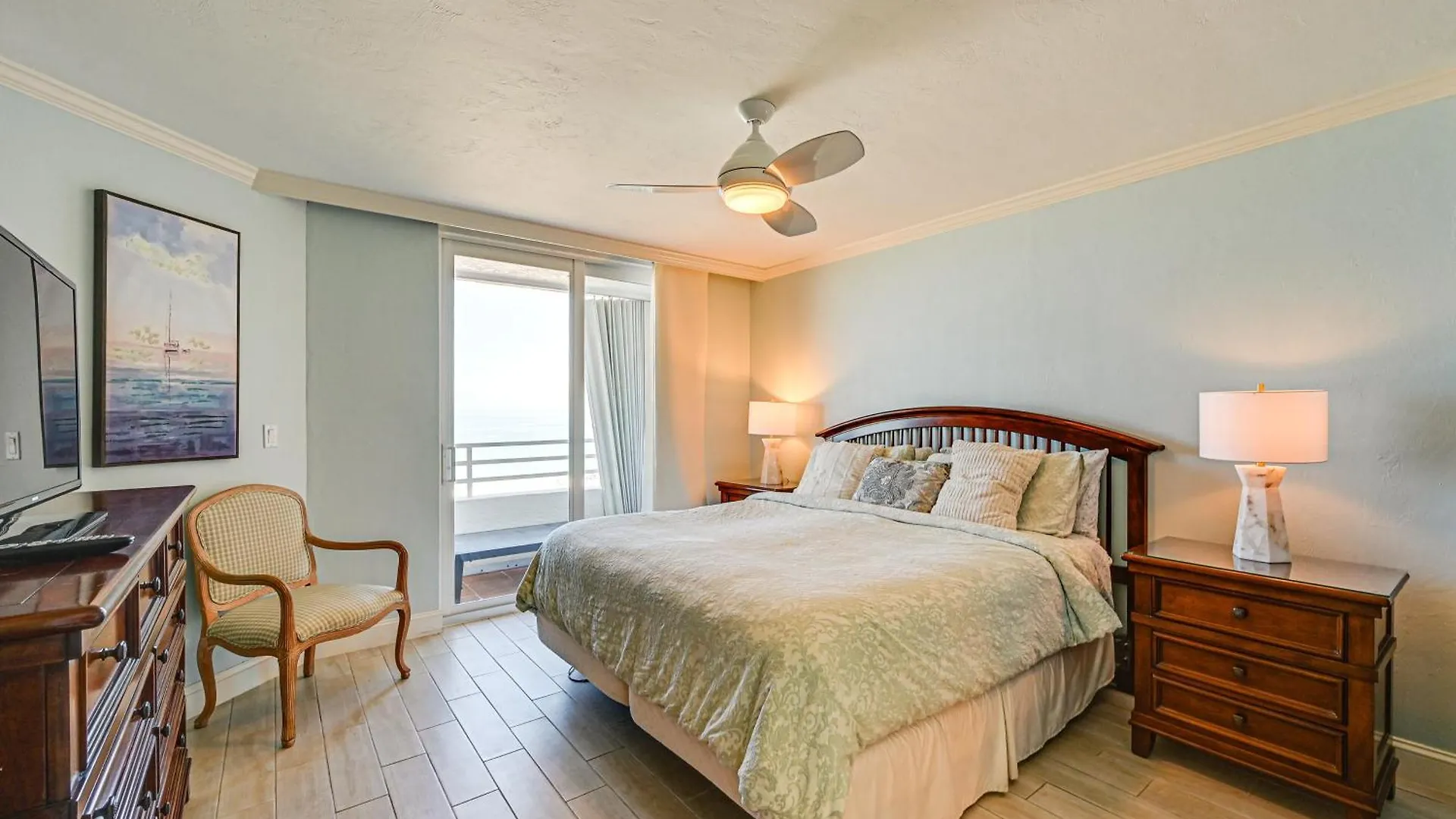 Apartment Oceanfront Escape With Access! Marco Island