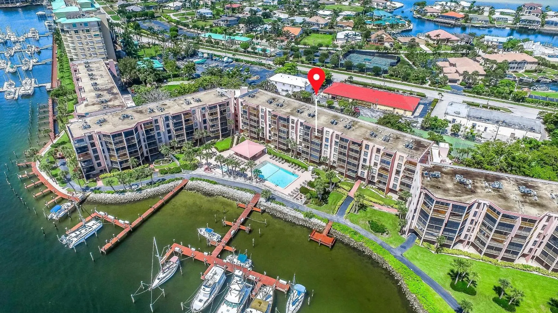 Apartment Retreat, Relax, & Repeat In Riverside Marco Island