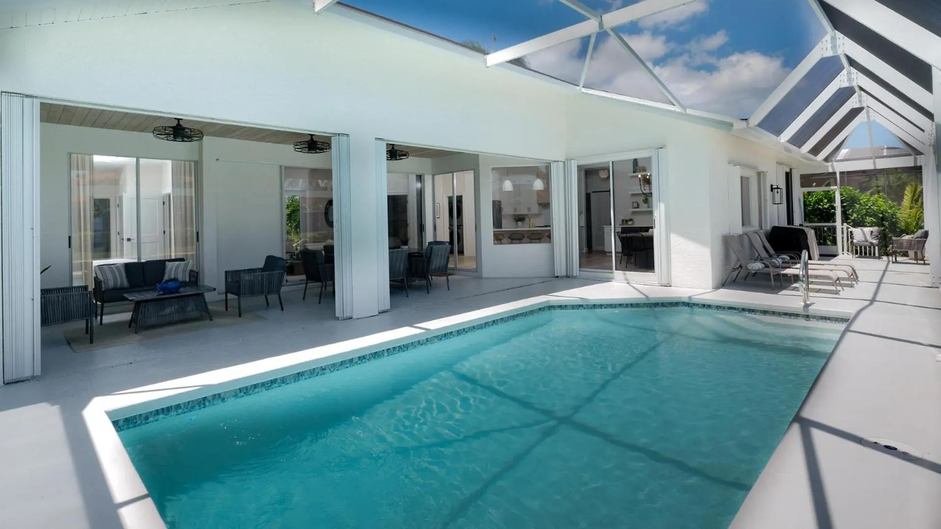 930 Olive Court Holiday home