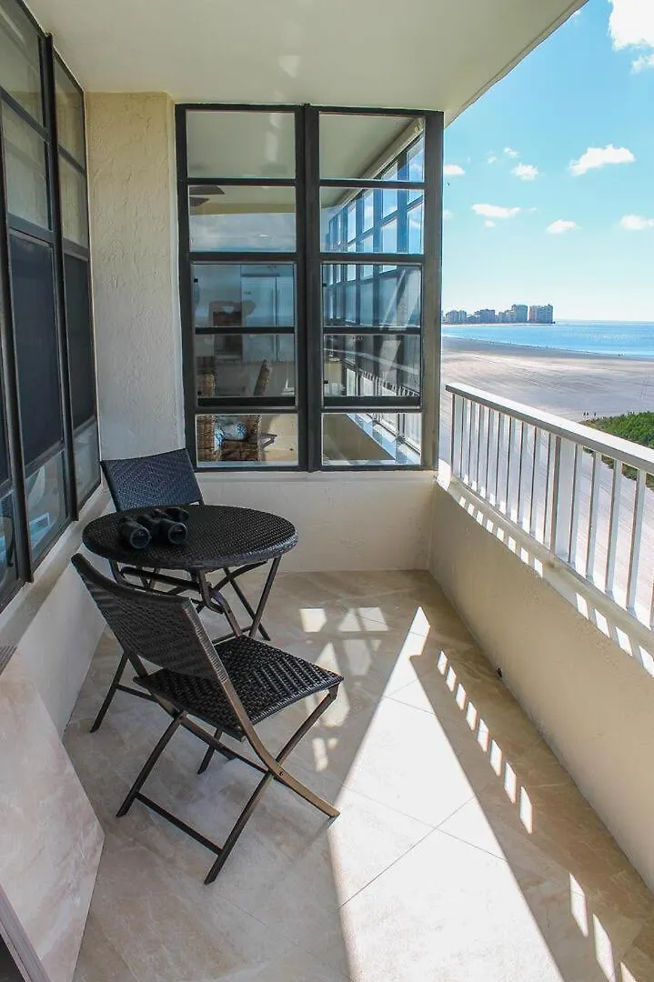 South Seas Tower 4-1212 Appartement
