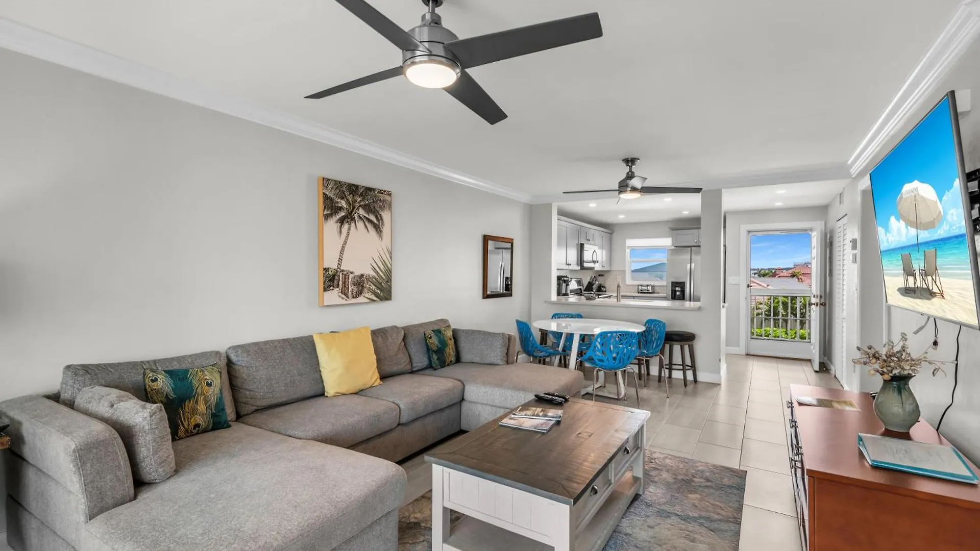Completely Remodeled I Block Away From Free Access Nyaraló