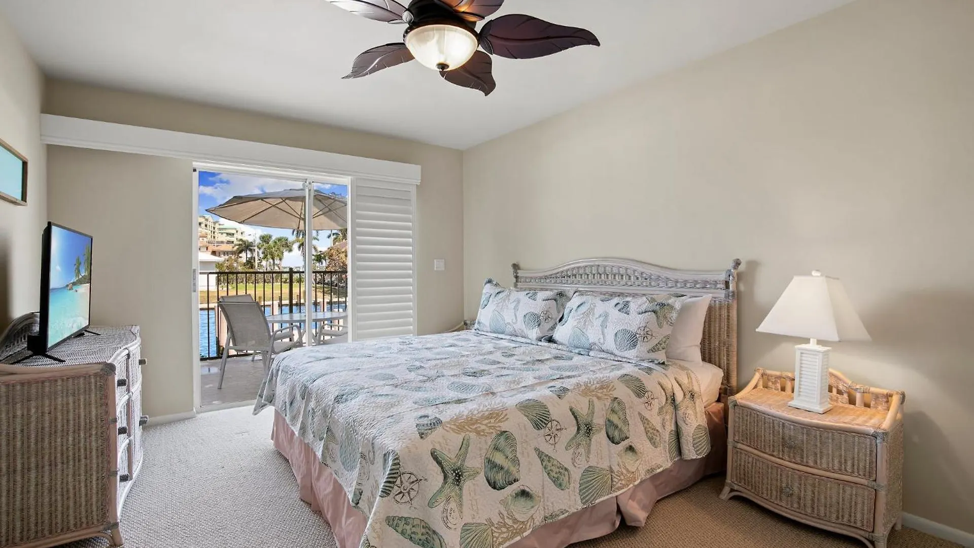 Waterfront Pool House Marco Island