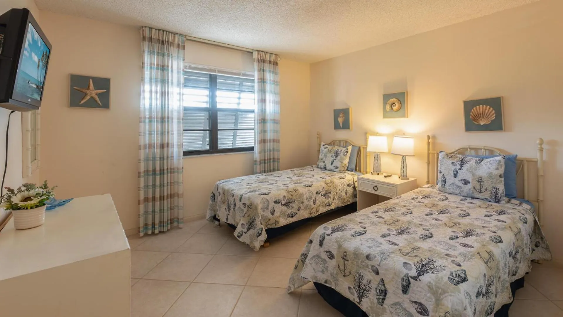 Apartment South Seas East D3