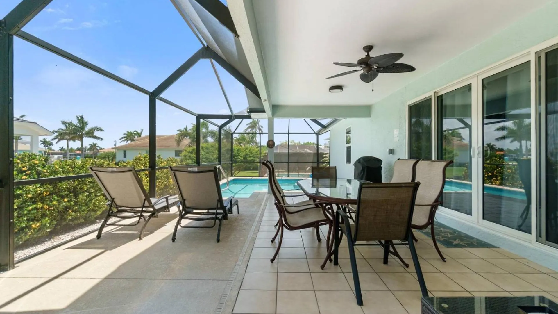 Valley Avenue Getaway With Pool Semesterbostad *
