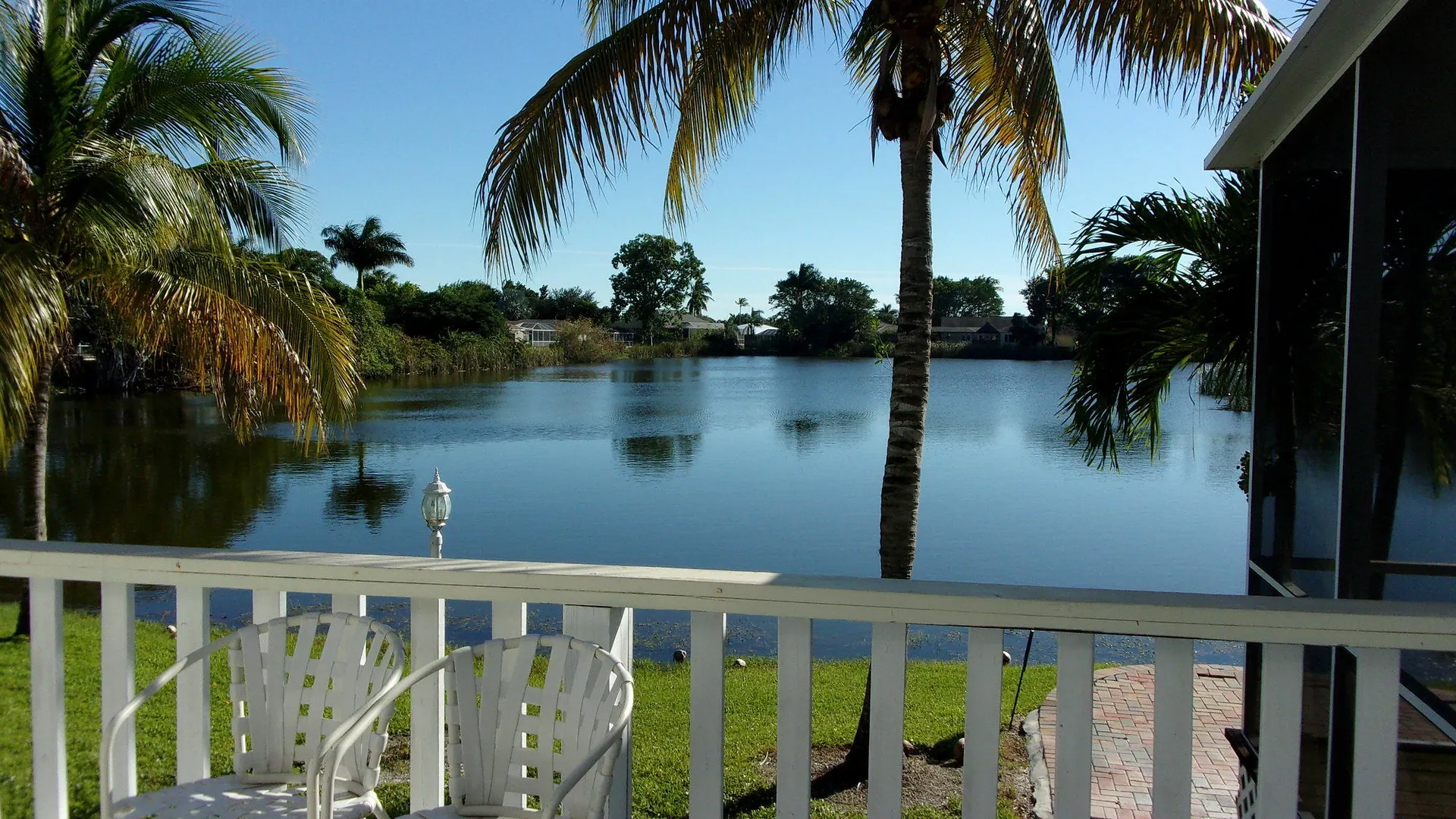 Lakeside Hotel