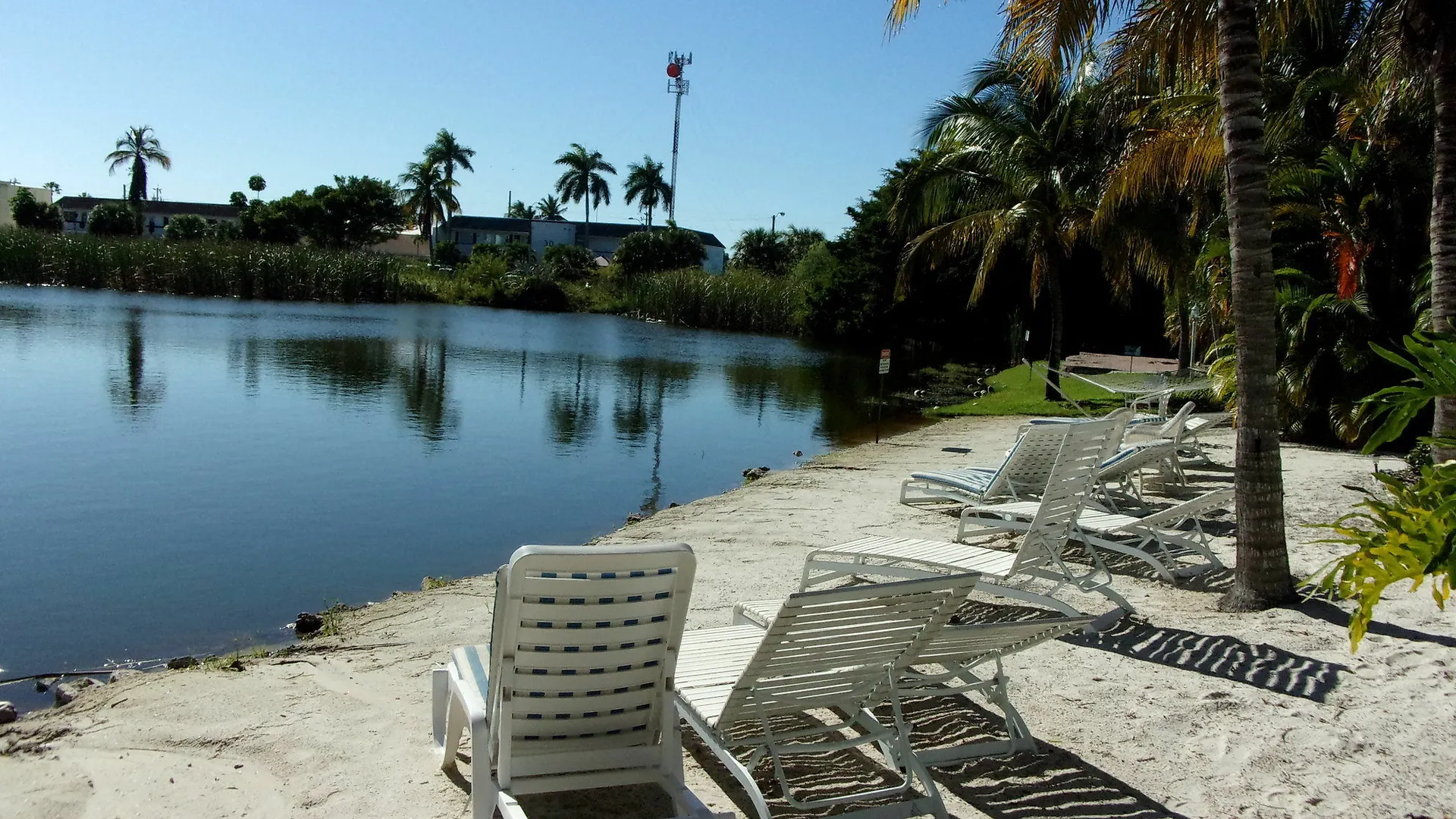 Lakeside Hotel