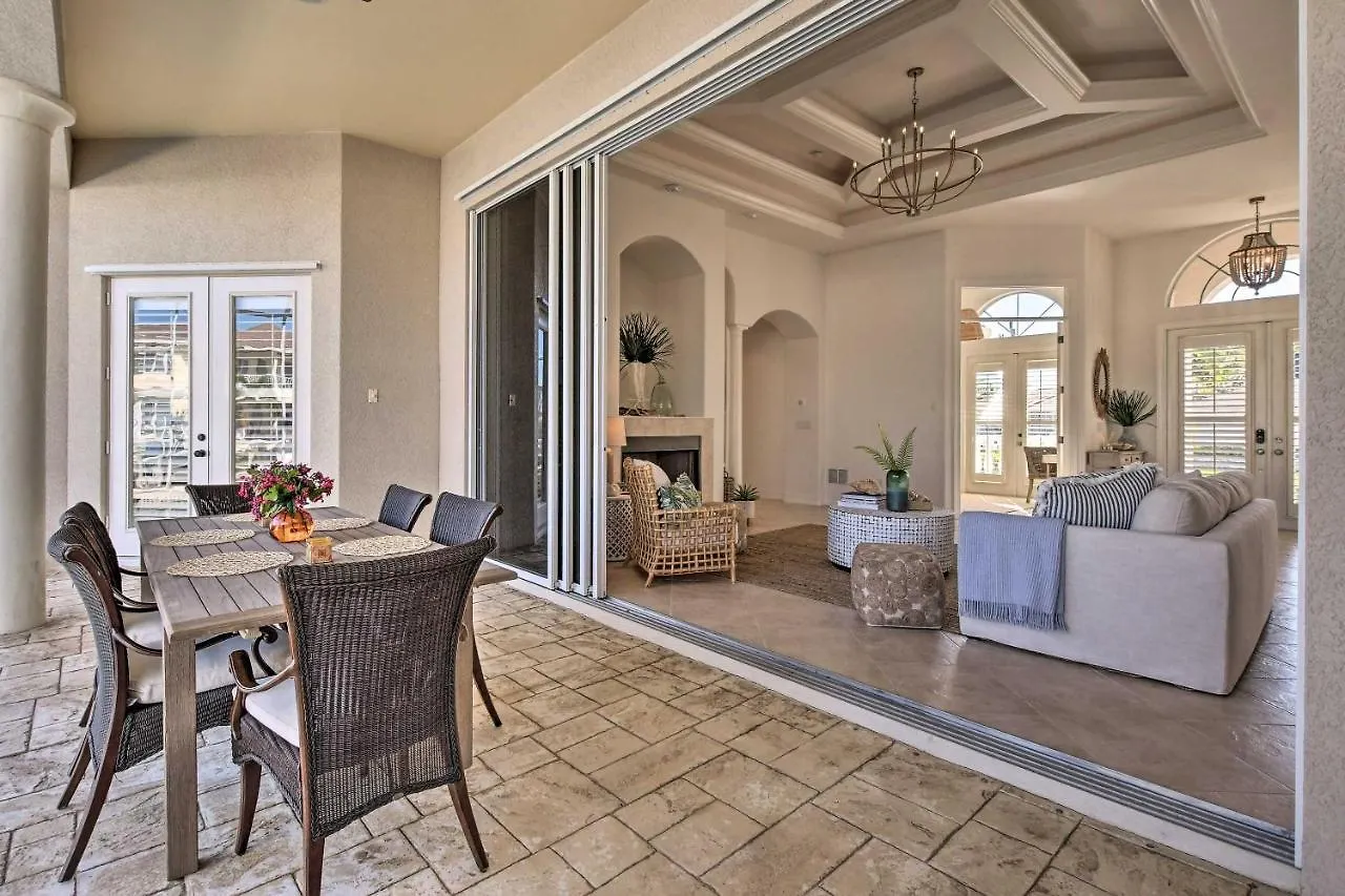 度假居 Luxury Island Oasis With Pool And Dock, 1 Mi To Beach!