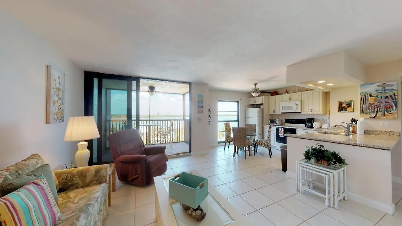 Remodeled Open Floor Plan W/ Wide River Views!!! * Marco Island