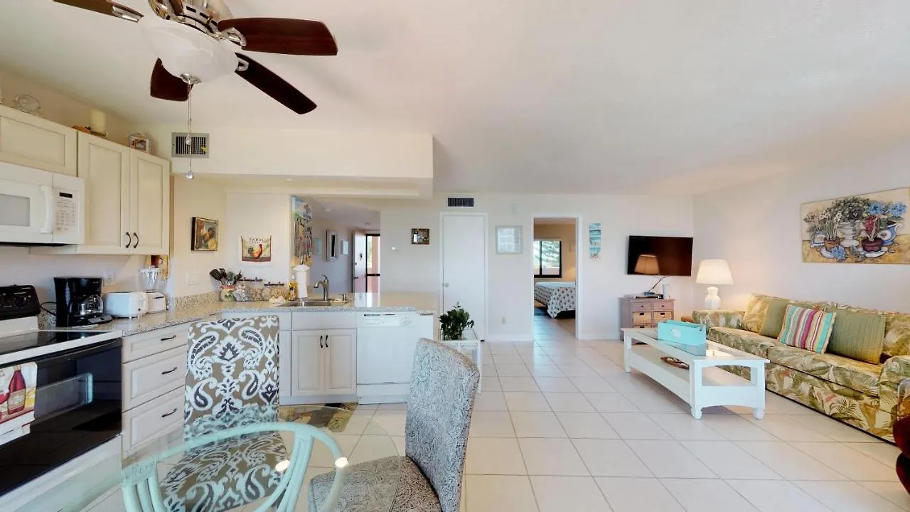 Remodeled Open Floor Plan W/ Wide River Views!!! Marco Island