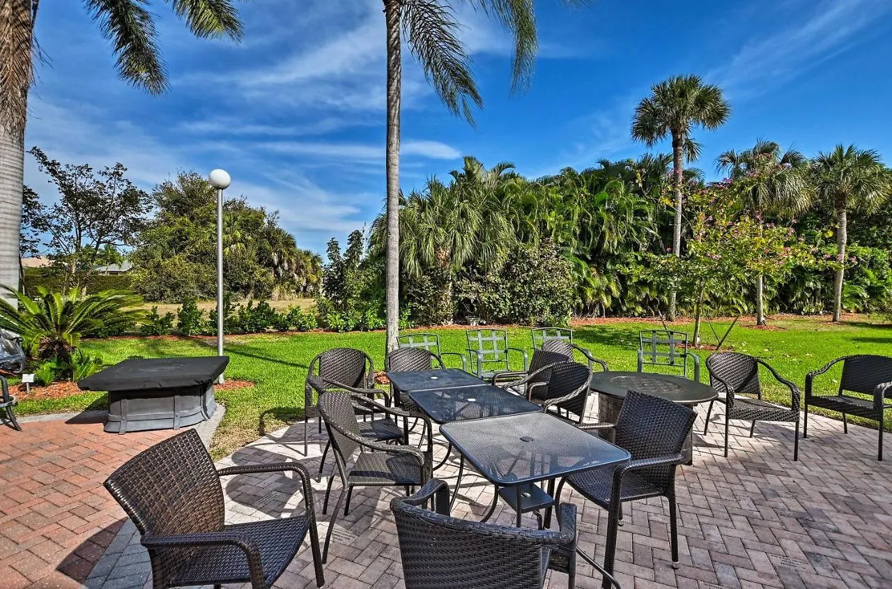 Beachy With Amenities!